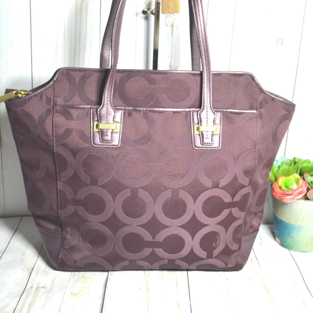 Coach F26031 Signature C Taylor Op Art Tote Bag - Picture 2 of 7